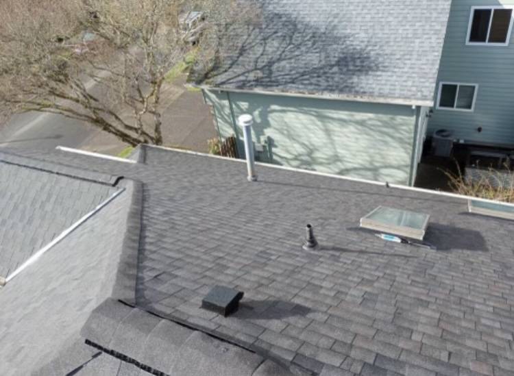 Architectural roofing shingles light gray installed by suncrest roofing